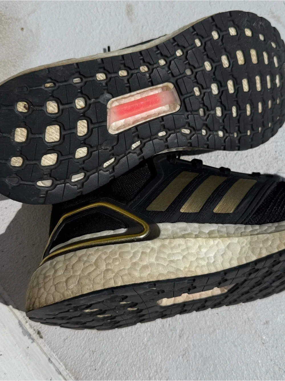 adidas Men’s Black & Gold Training Sneakers